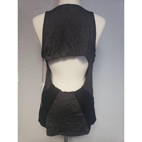 NWT Rezeloot workout top with slit back in Medium - Picture 5 of 10
